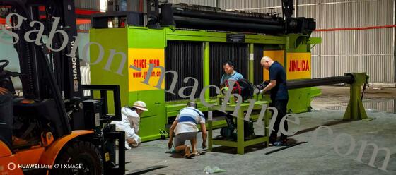 초고속 CNC 가비온 망 기계로 육각형 철자 망을 만듭니다.