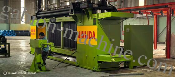 구입하다 컴팩트 자동 CNC 이중 트위스트 가비온 제조 기계 3300mm 80x100mm 메시 2.0-4.0mm 와이어 CE 온라인 제품