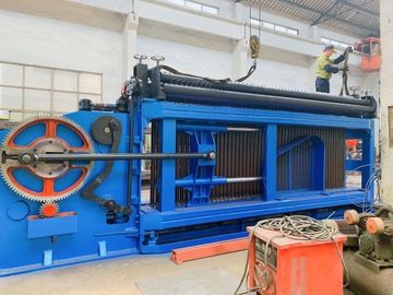 주문 자동 정지 3는 30kw Gabion 기계 195m/h 메시를 주문을 받아서 만들었습니다 5000mm 폭을 뒤틉니다 온라인 제품